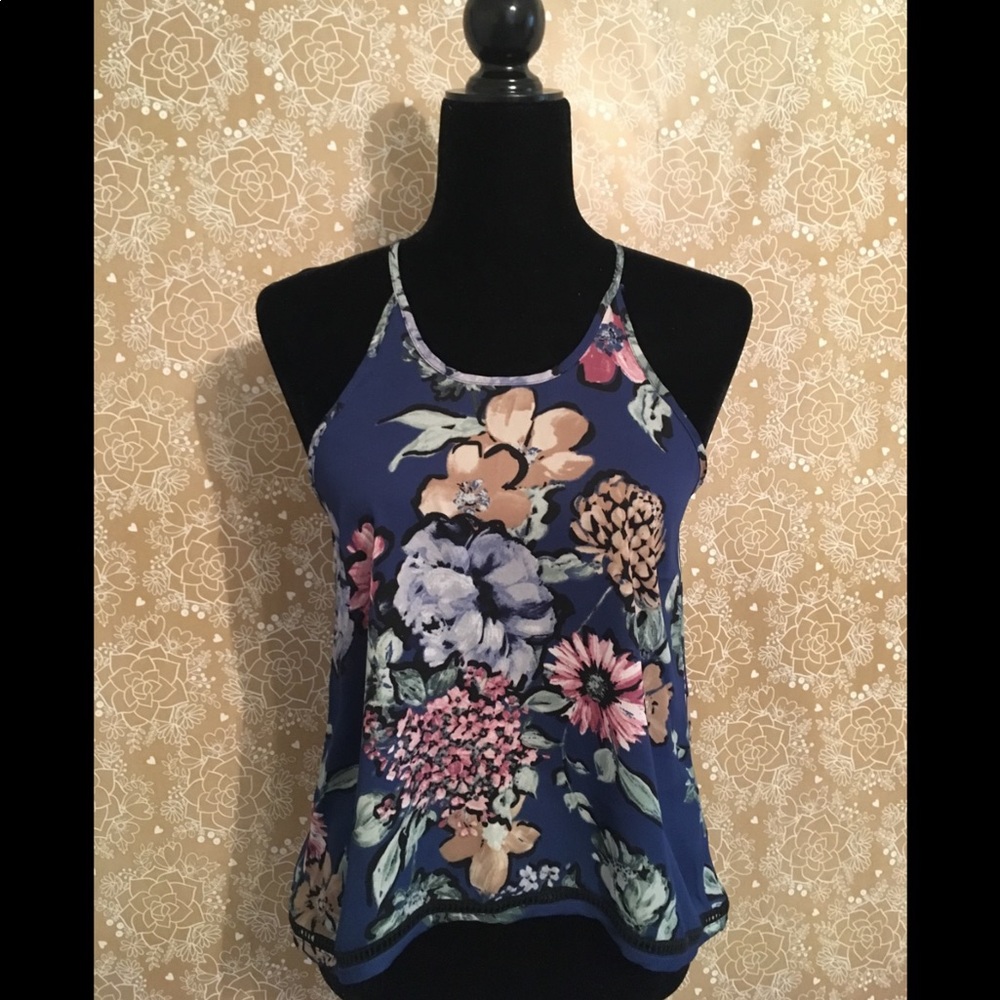 Beautifully cut tropical top
